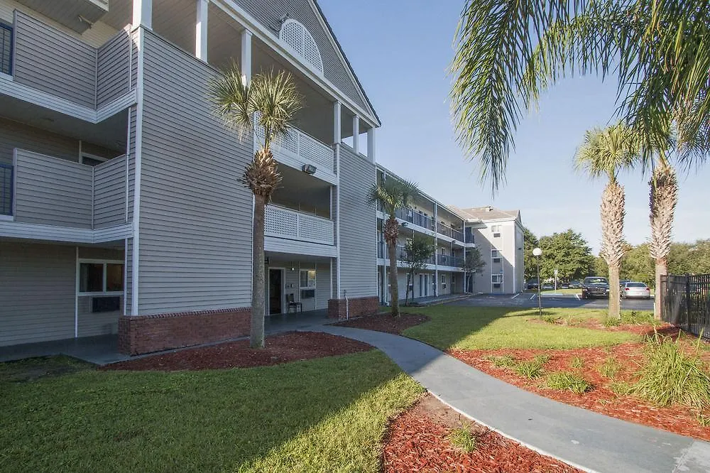 מוטל Hometowne By Red Roof Orlando South Williamsburg