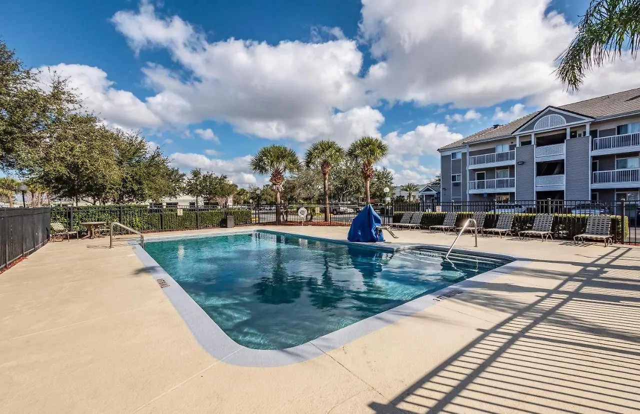 מוטל Hometowne By Red Roof Orlando South