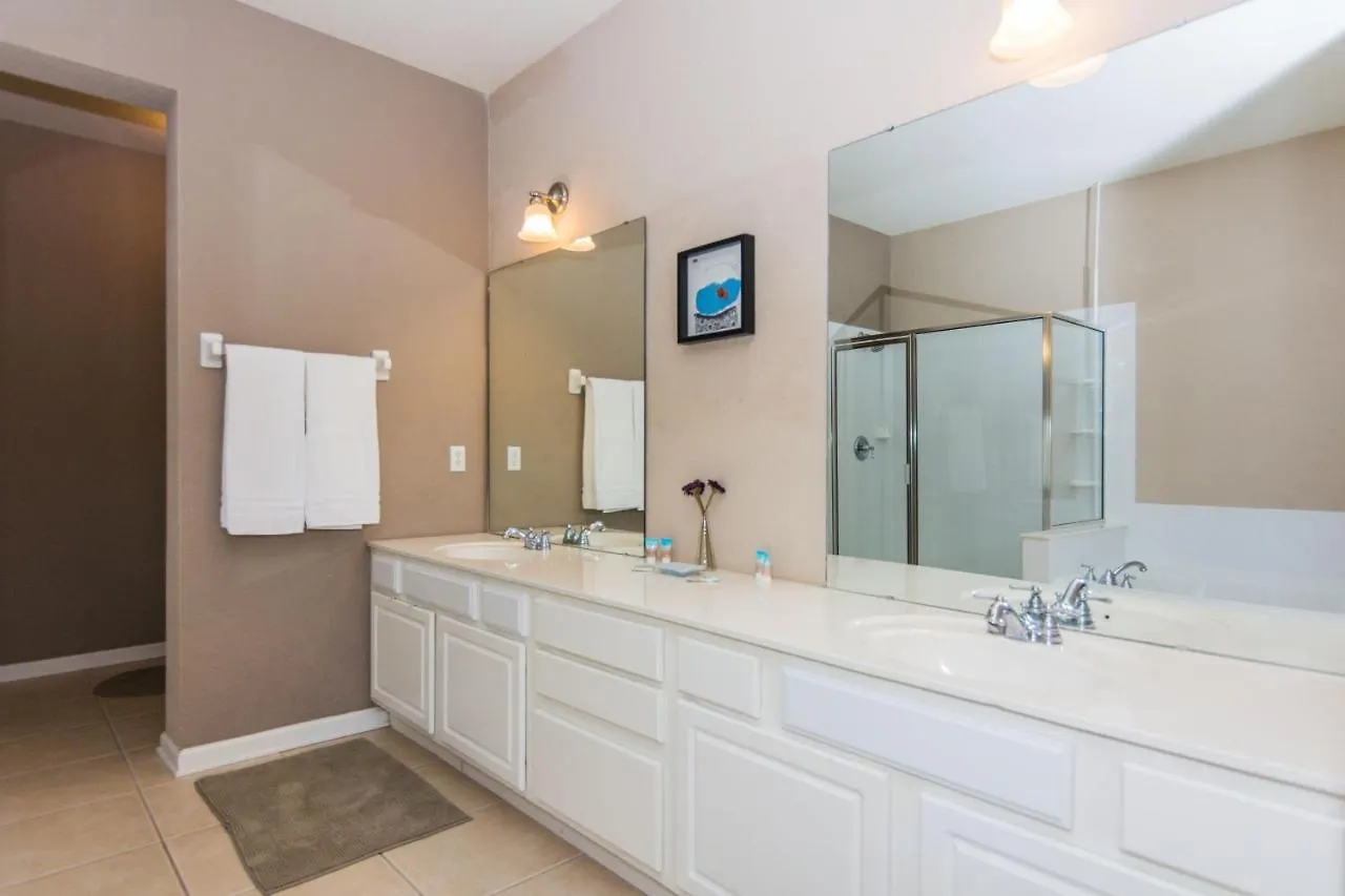 Сasa de vacaciones 3br 2bath Balcony 5min Conv Center 1410ft *