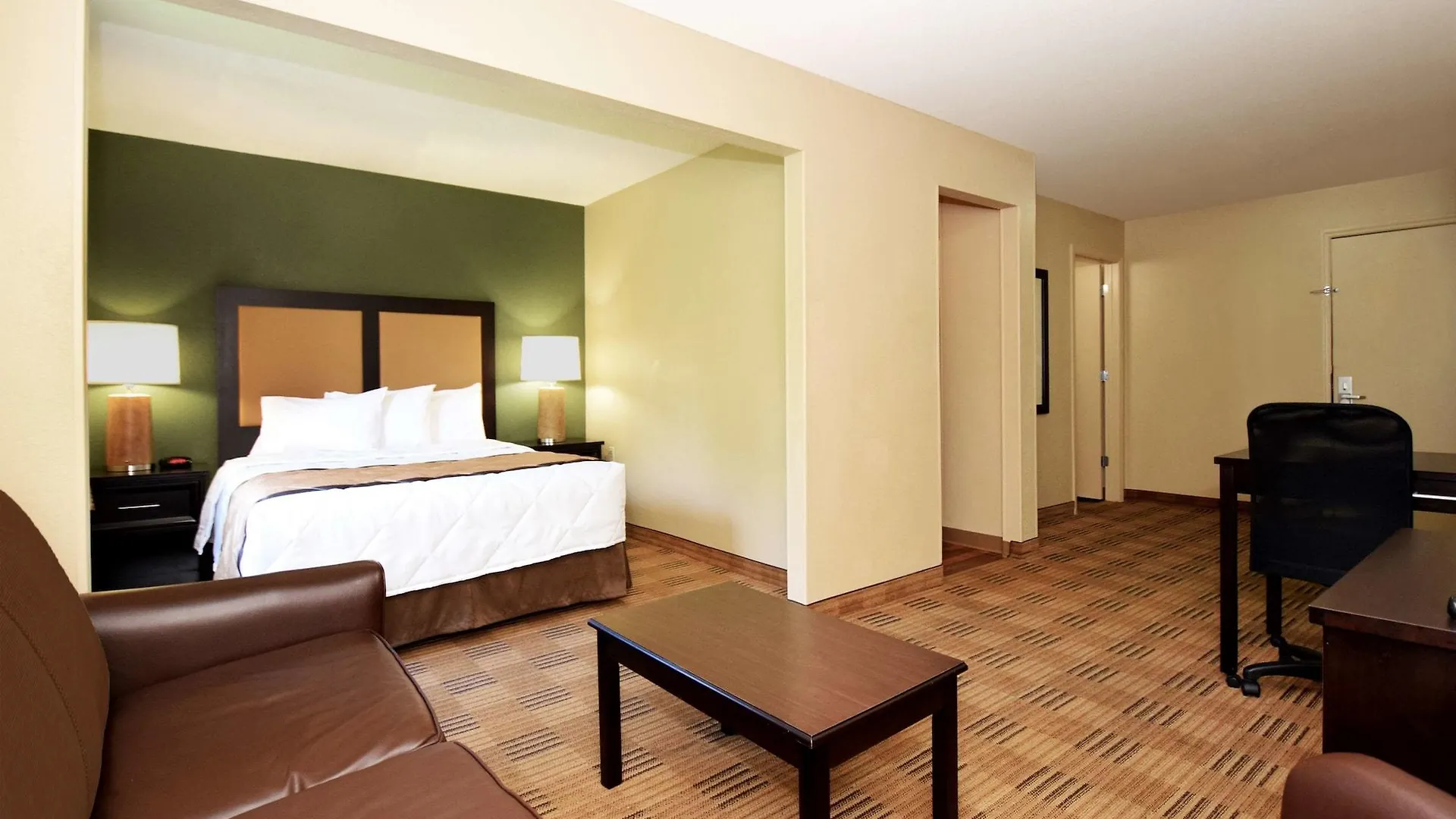 Extended America - - Theme Parks - Vineland Rd Hotel