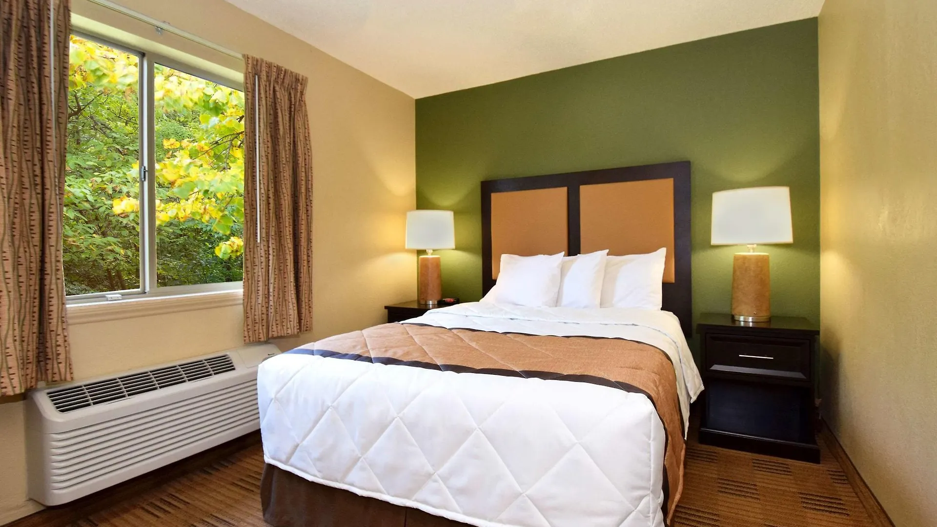 Extended America - - Theme Parks - Vineland Rd Hotel 2*