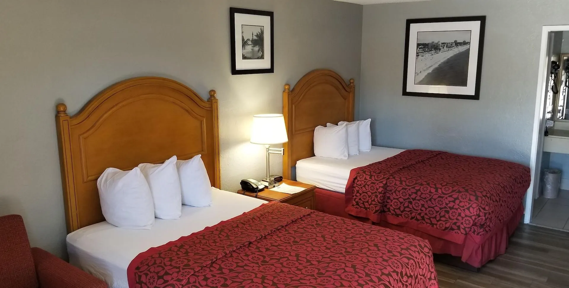 Days By Wyndham Downtown 2*
