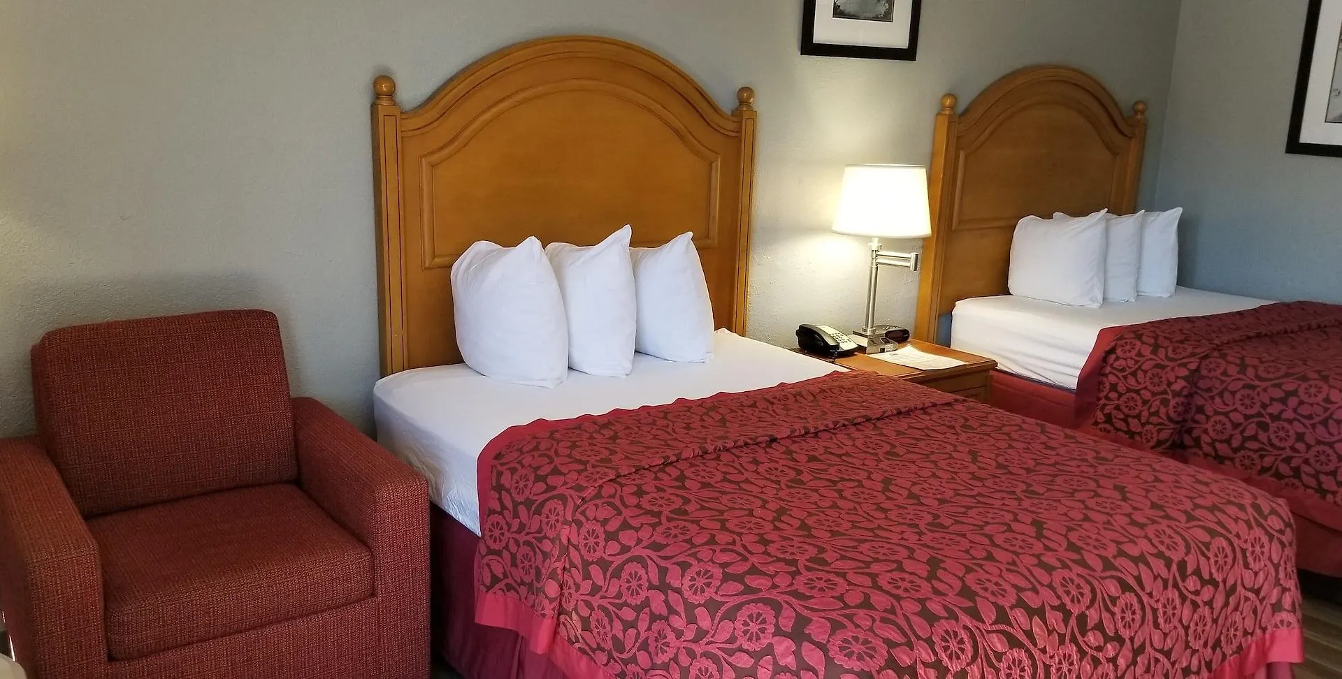Days By Wyndham Downtown 2*