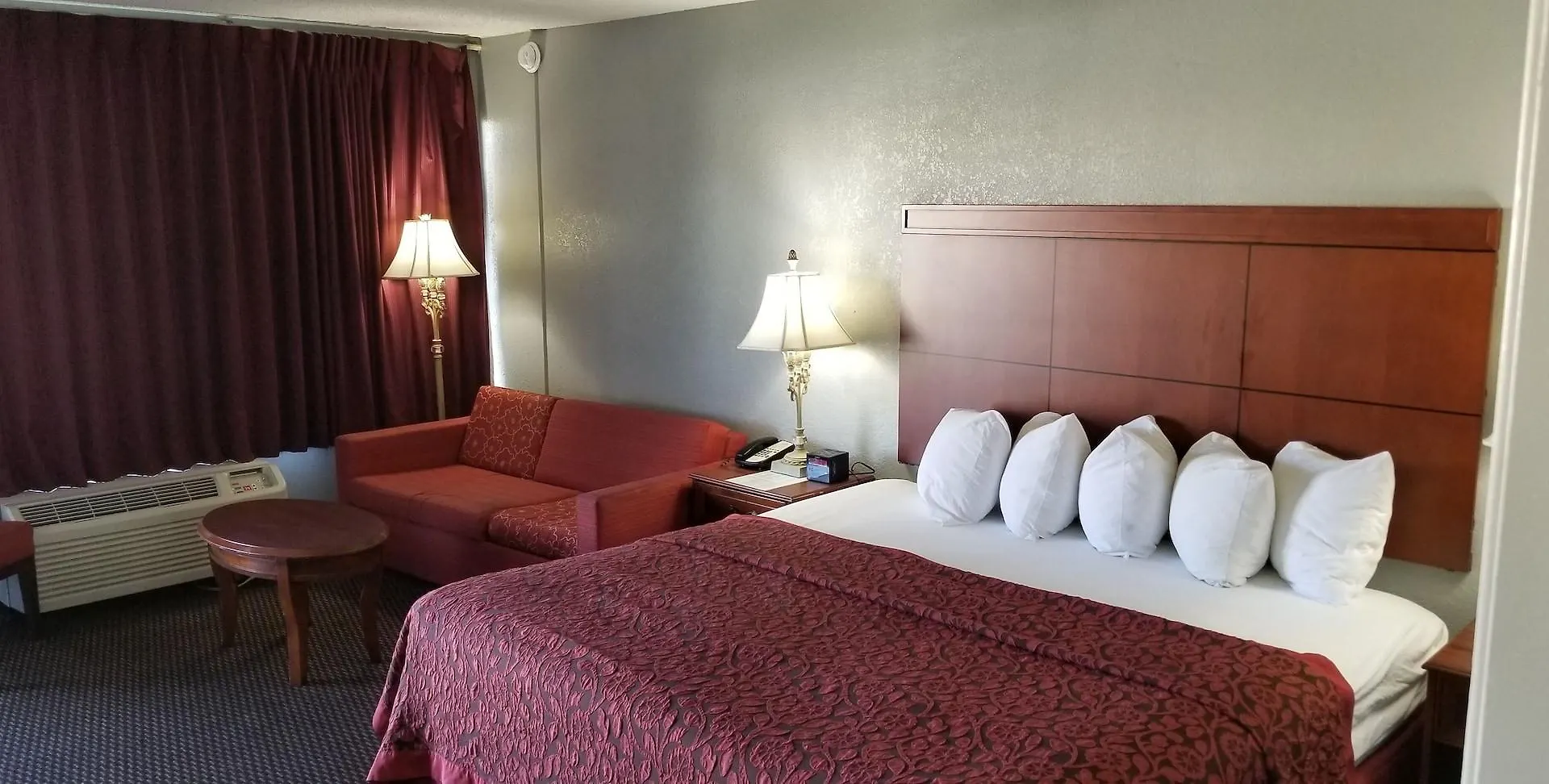 Days By Wyndham Downtown 2*