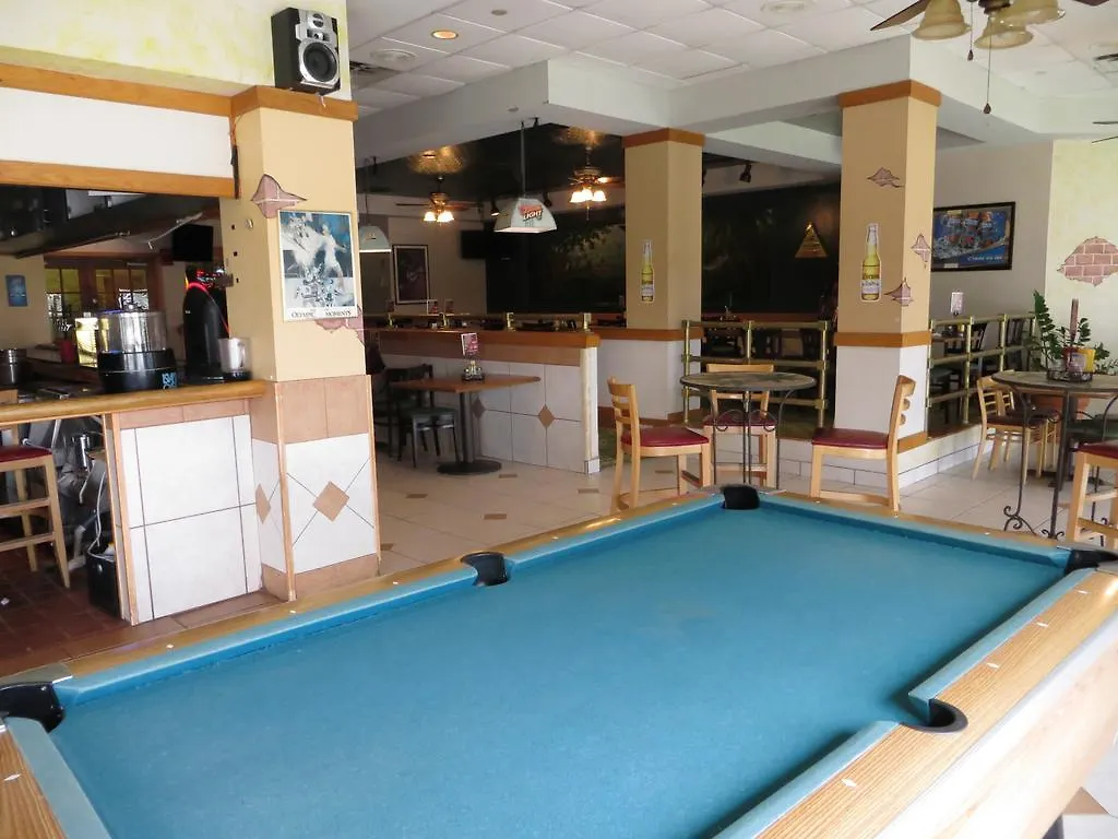Maingate Lakeside Resort 3*