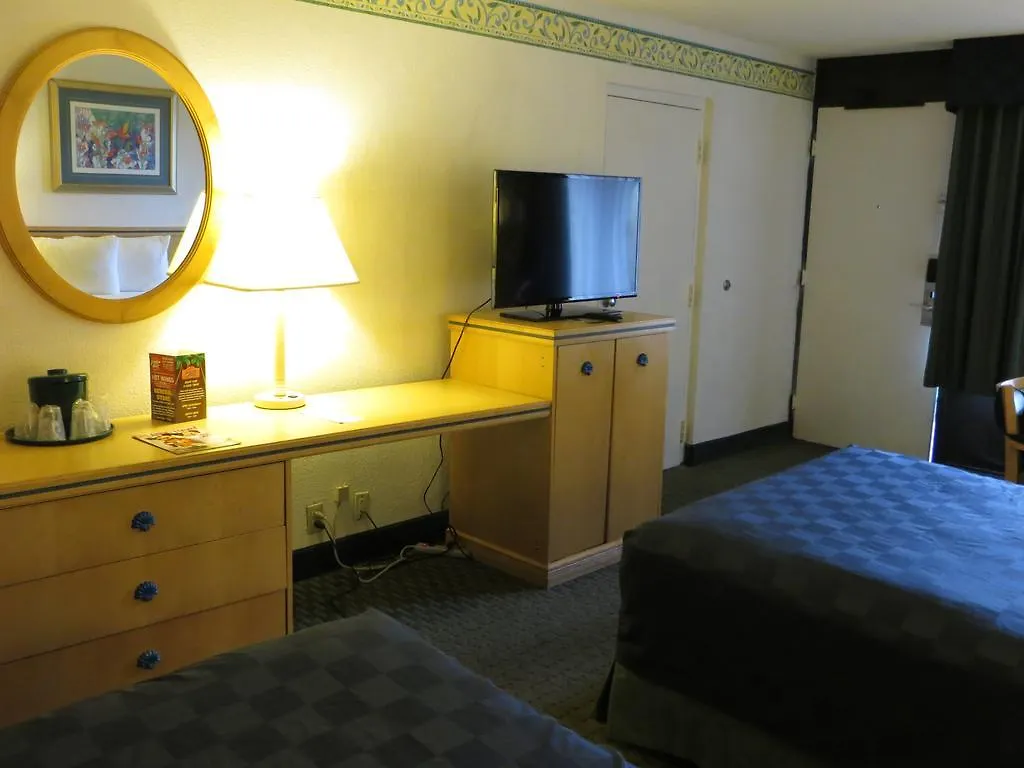 Resort Maingate Lakeside 3*