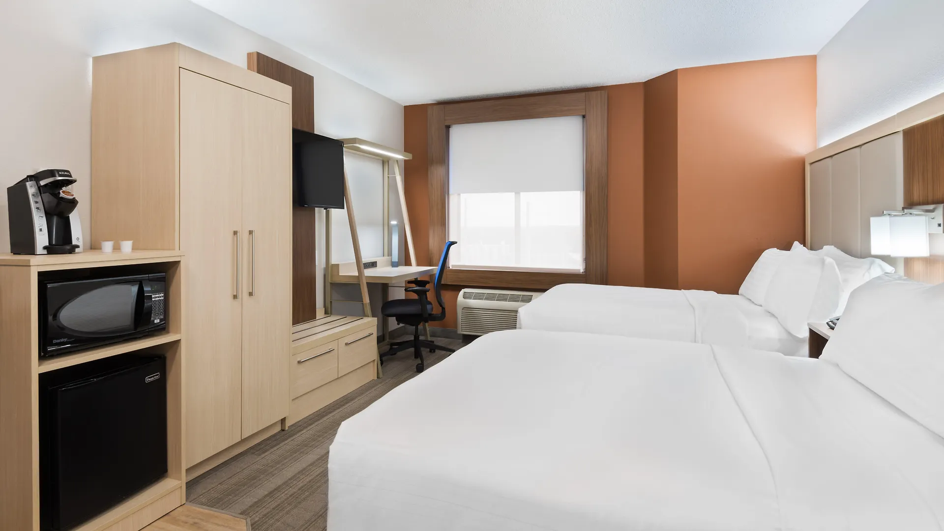 Hotel Express & - Nearest Universal By Ihg 3*