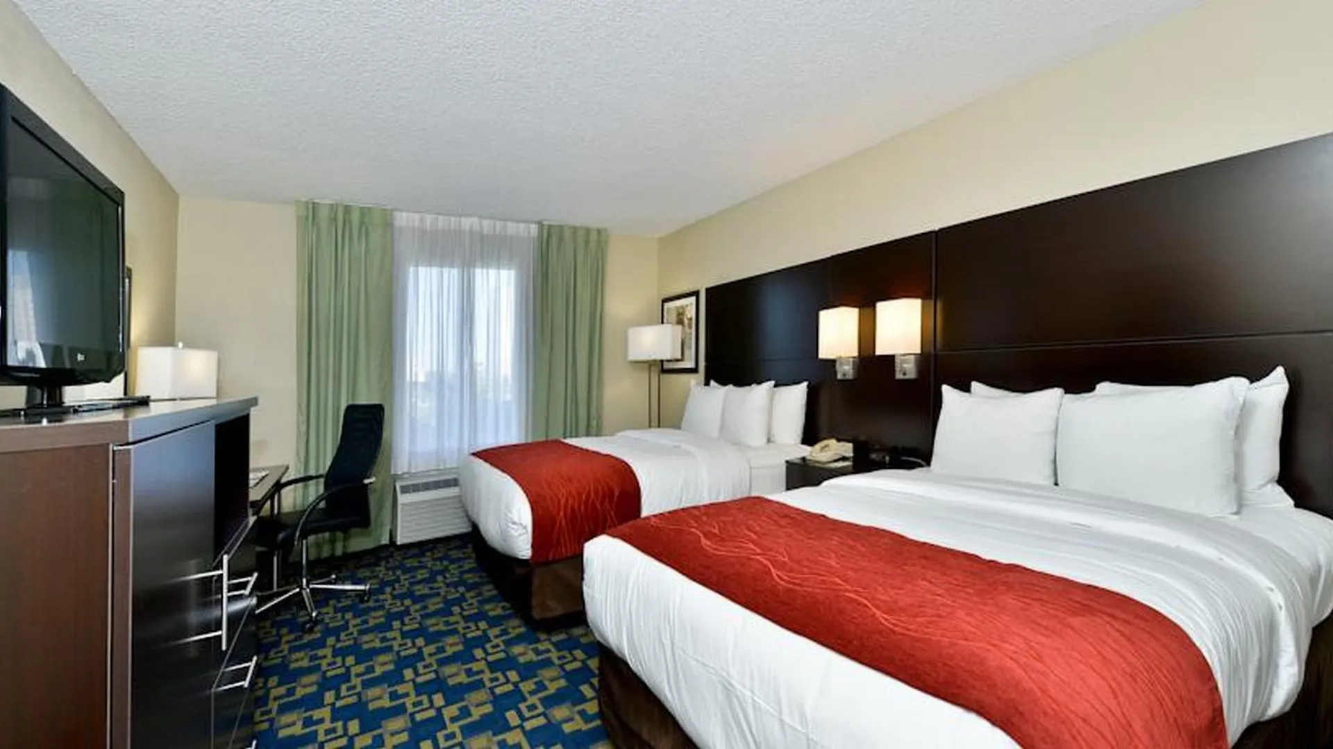 Hotel Comfort & Near Universal Resort-convention Ctr 3*