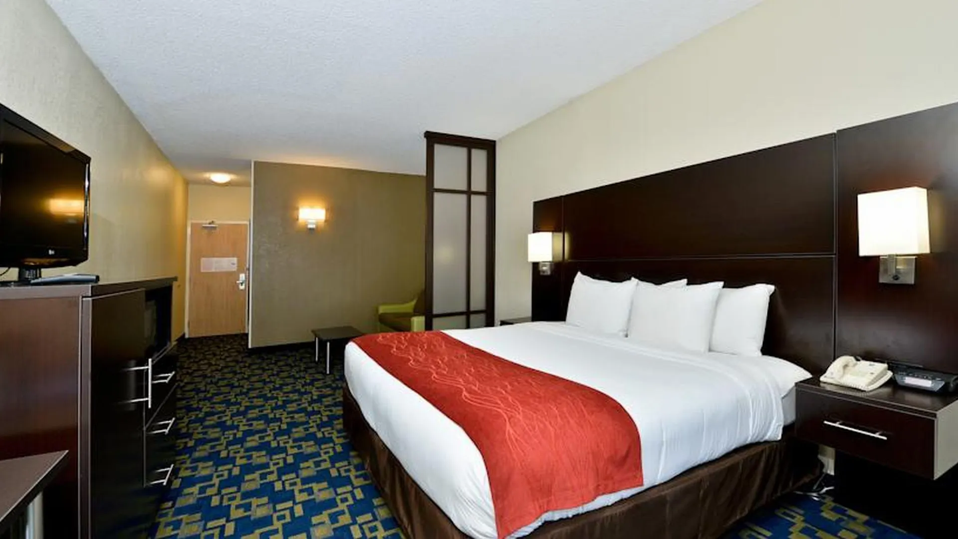 Comfort & Near Universal Resort-convention Ctr Hotel 3*