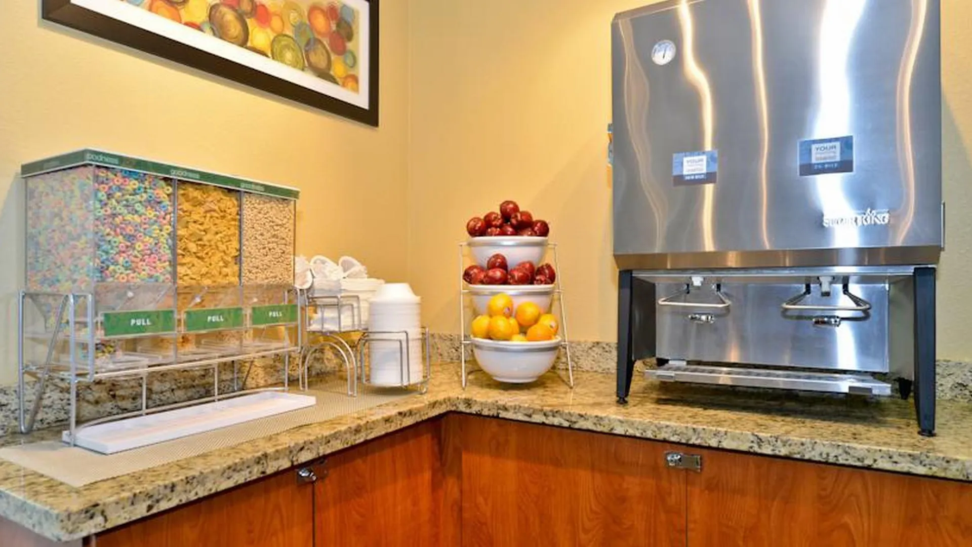 Hotel Comfort & Near Universal Resort-convention Ctr 3*