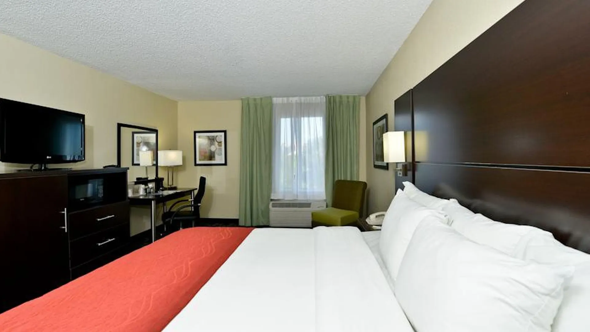 Comfort & Near Universal Resort-convention Ctr Hotel 3*