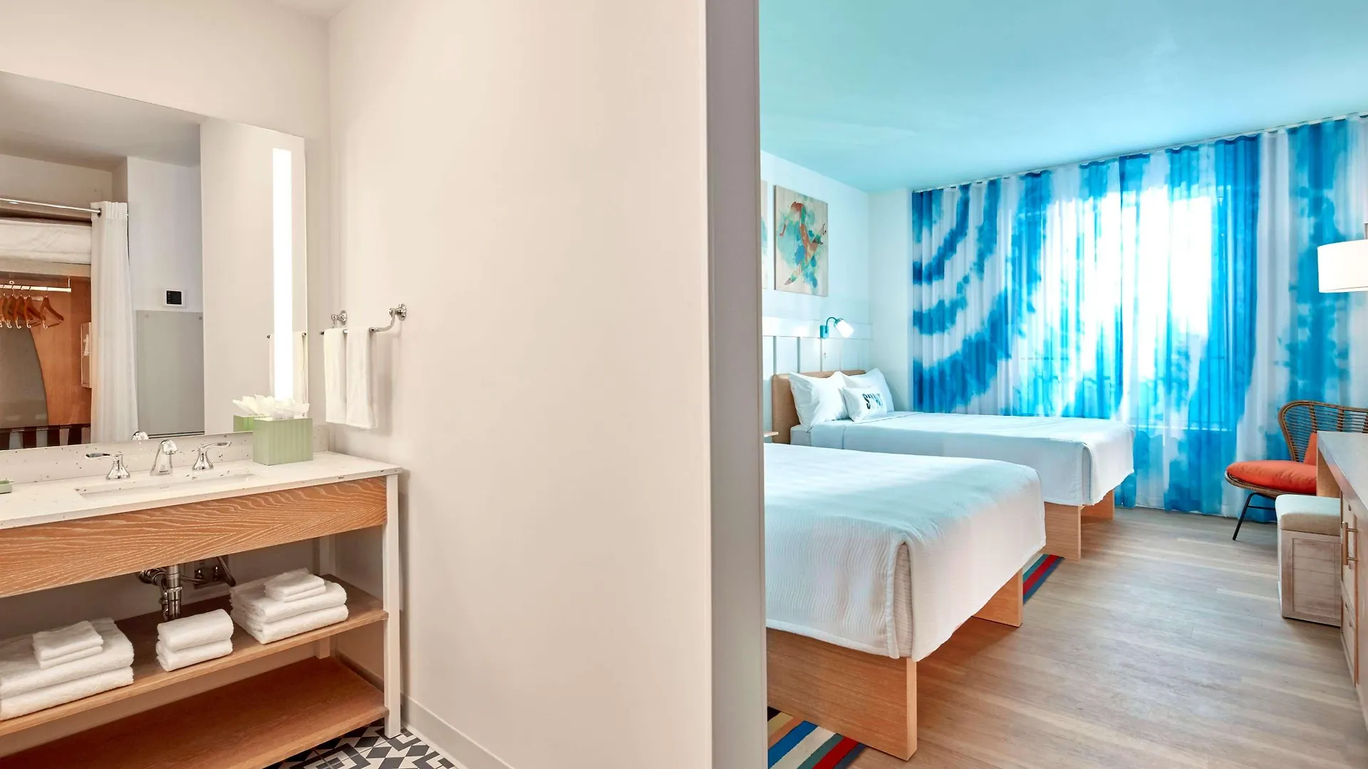 Universal's Endless Summer - Surfside And Resort