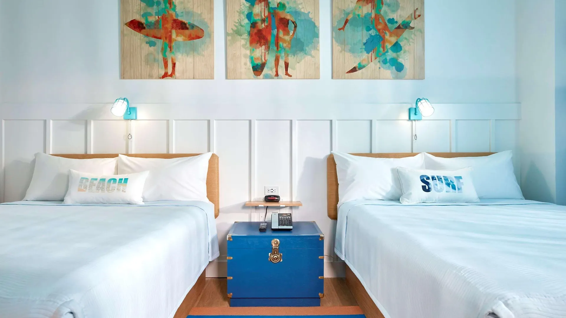 Universal's Endless Summer - Surfside And 3*