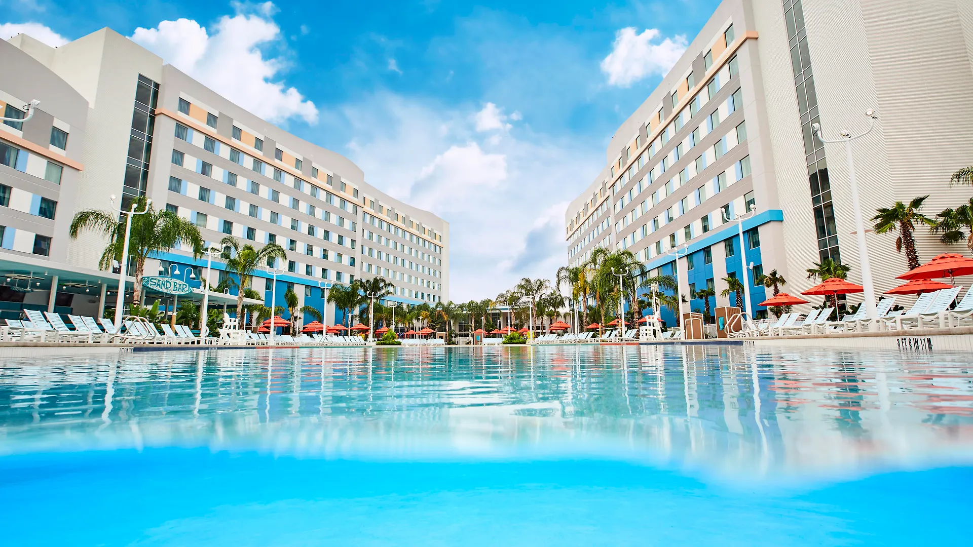 Universal's Endless Summer - Surfside And Orlando
