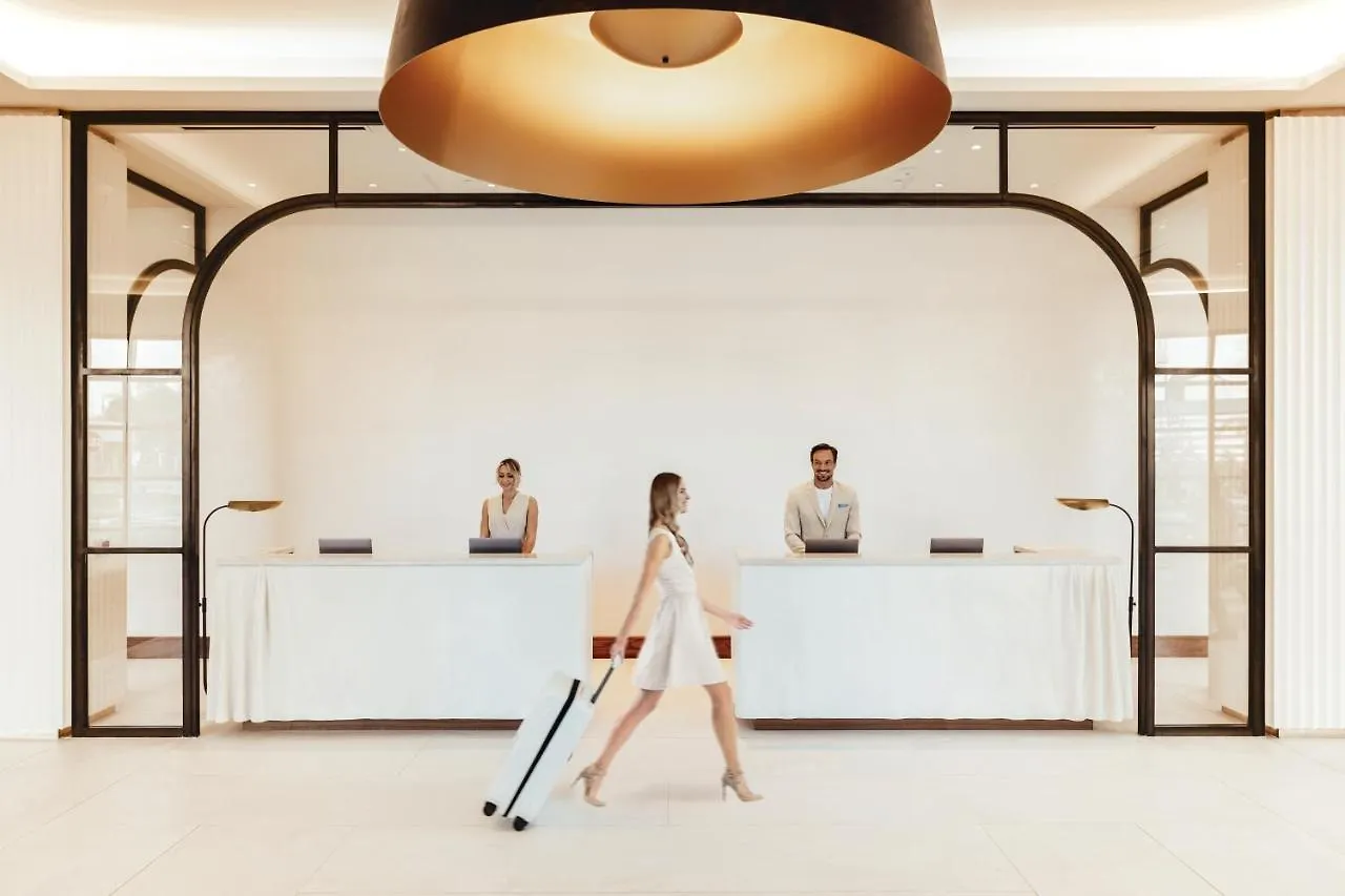 Ette Luxury & Hotell Four Corners
