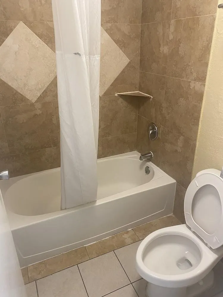 Days By Wyndham Downtown Hotel