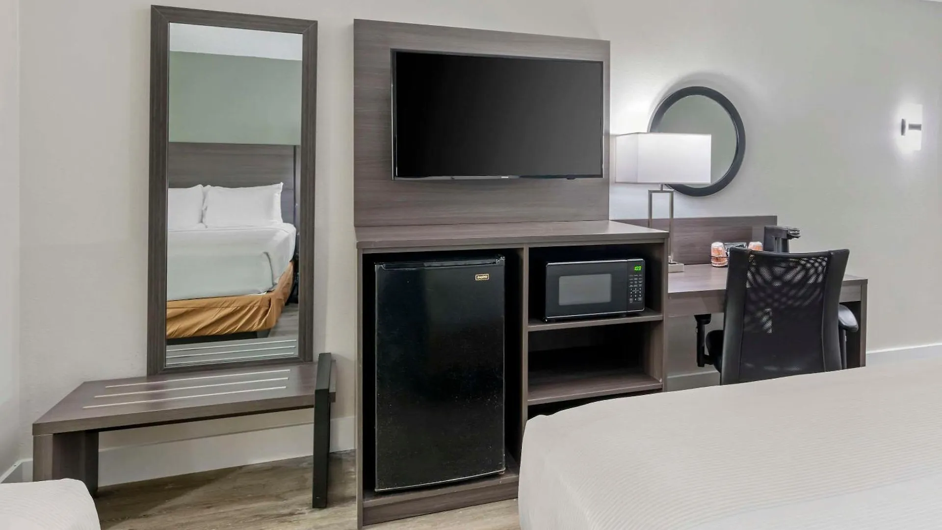 Quality & Orlando East - Ucf Area