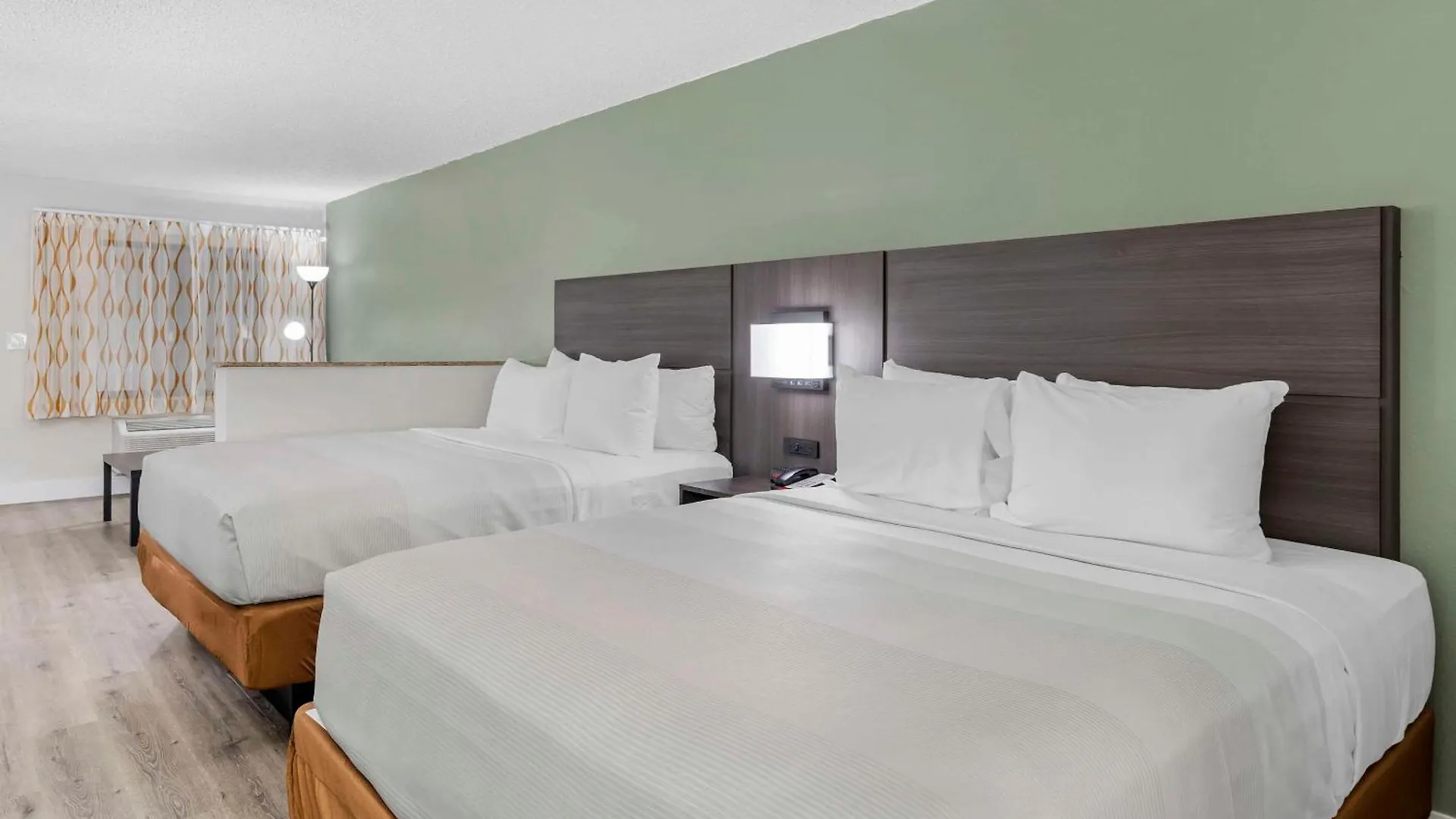 Quality & Orlando East - Ucf Area Otel 2*