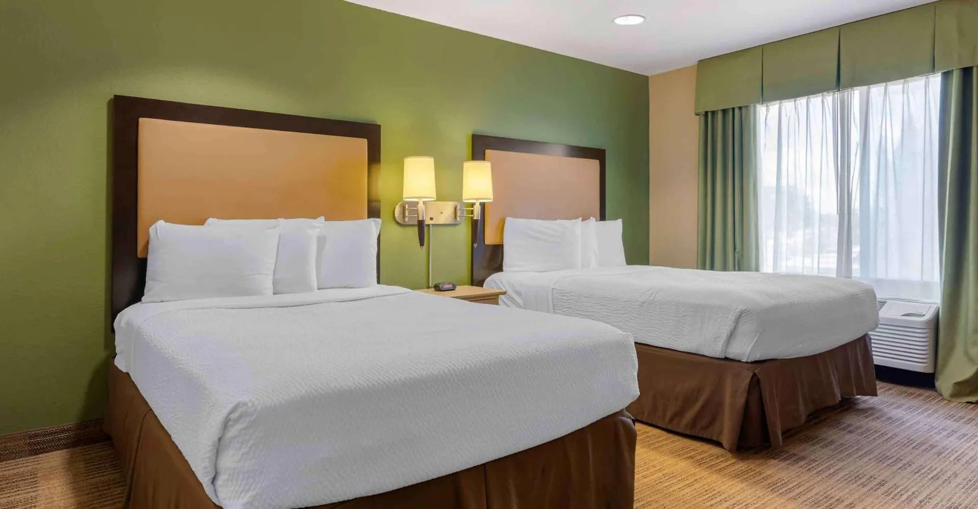 Extended America - - Theme Parks - Vineland Rd 2* Orlando