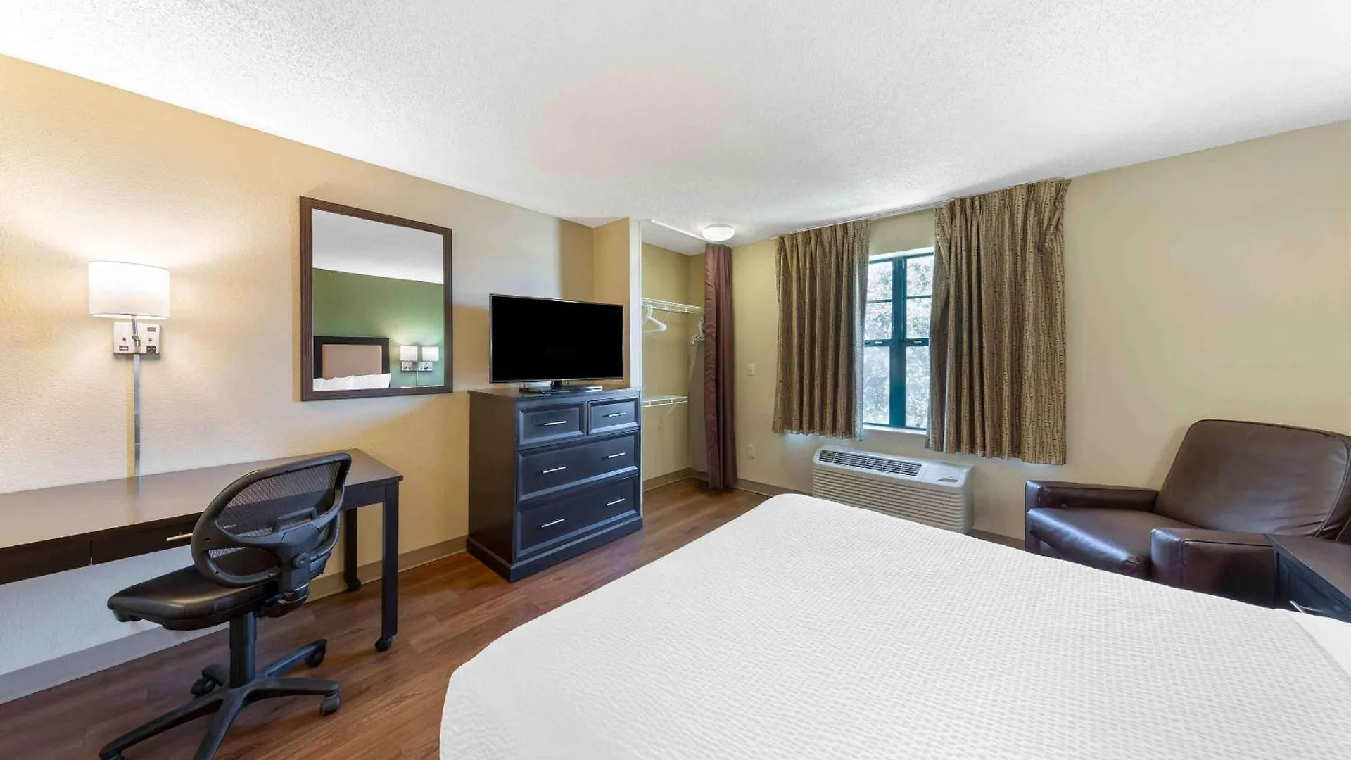 Extended America - - Theme Parks - Vineland Rd Hotel Orlando