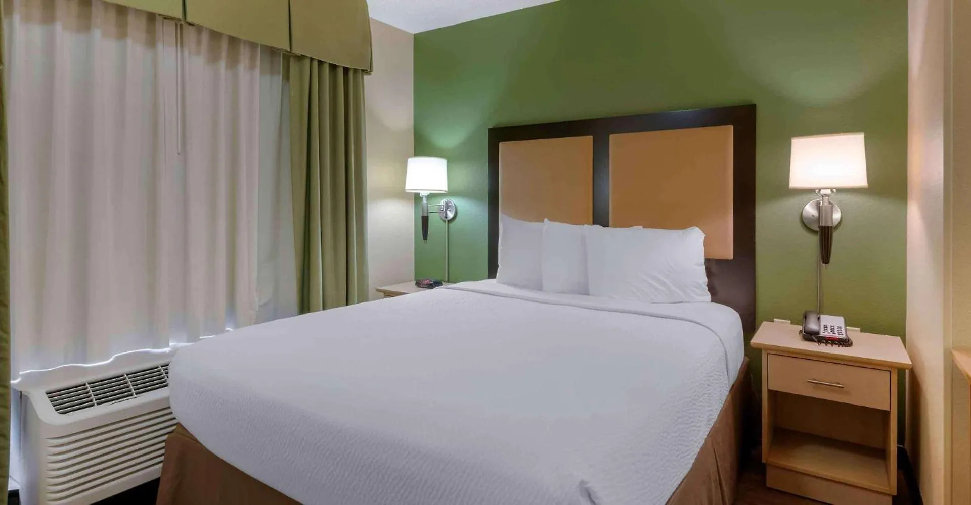 Extended America - - Theme Parks - Vineland Rd Hotel 2*