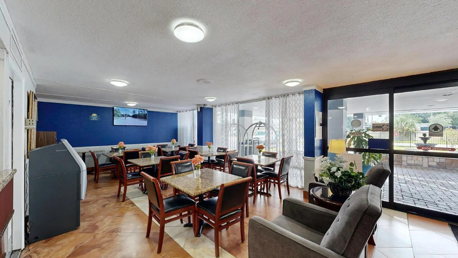 Days By Wyndham Downtown Hotel 2*
