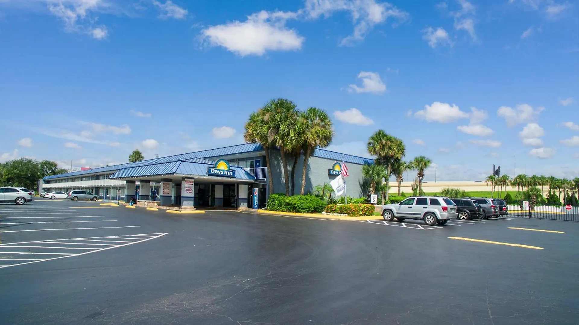 Hotel Days By Wyndham Downtown 2*