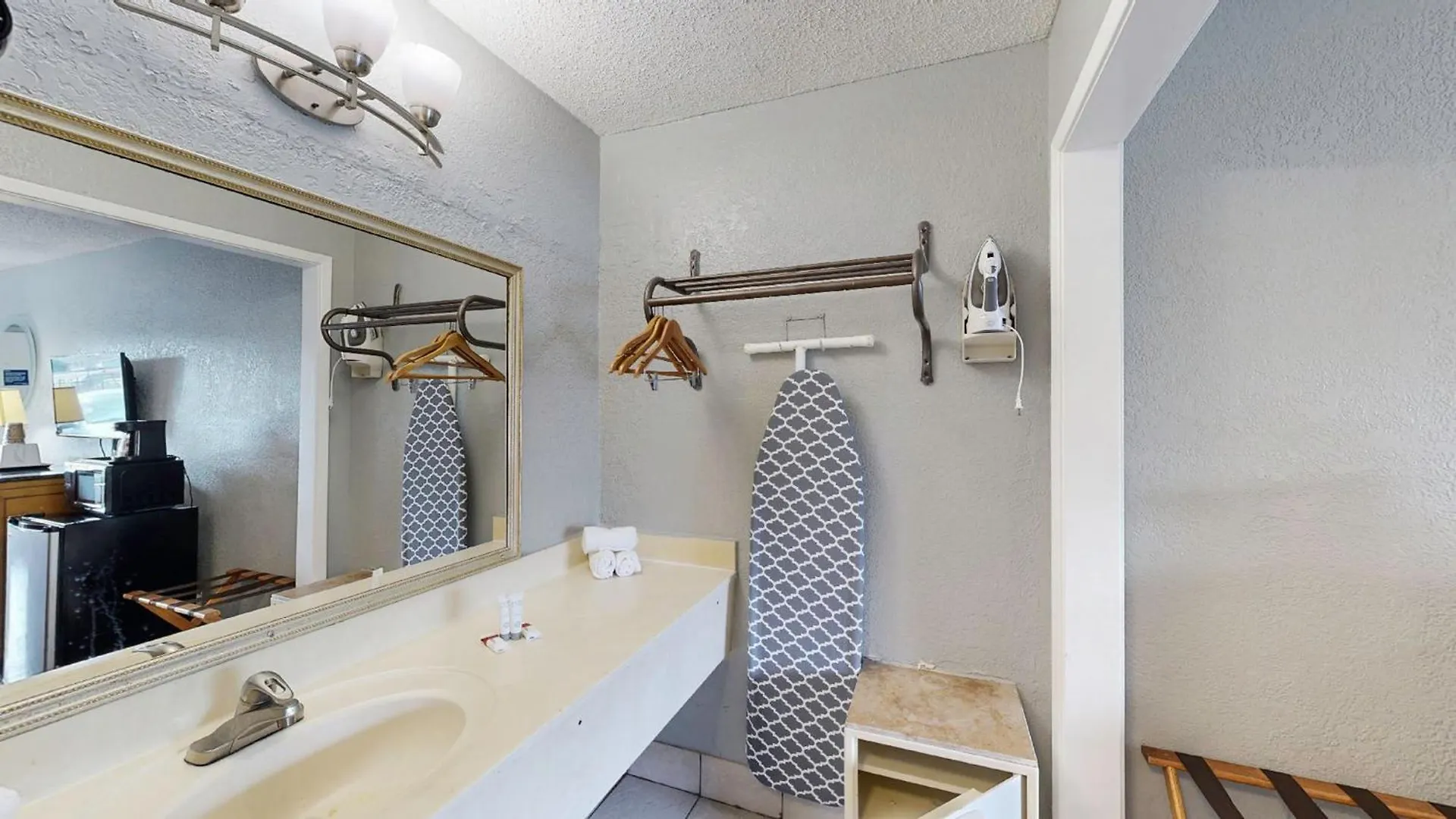 Hotel Days By Wyndham Downtown