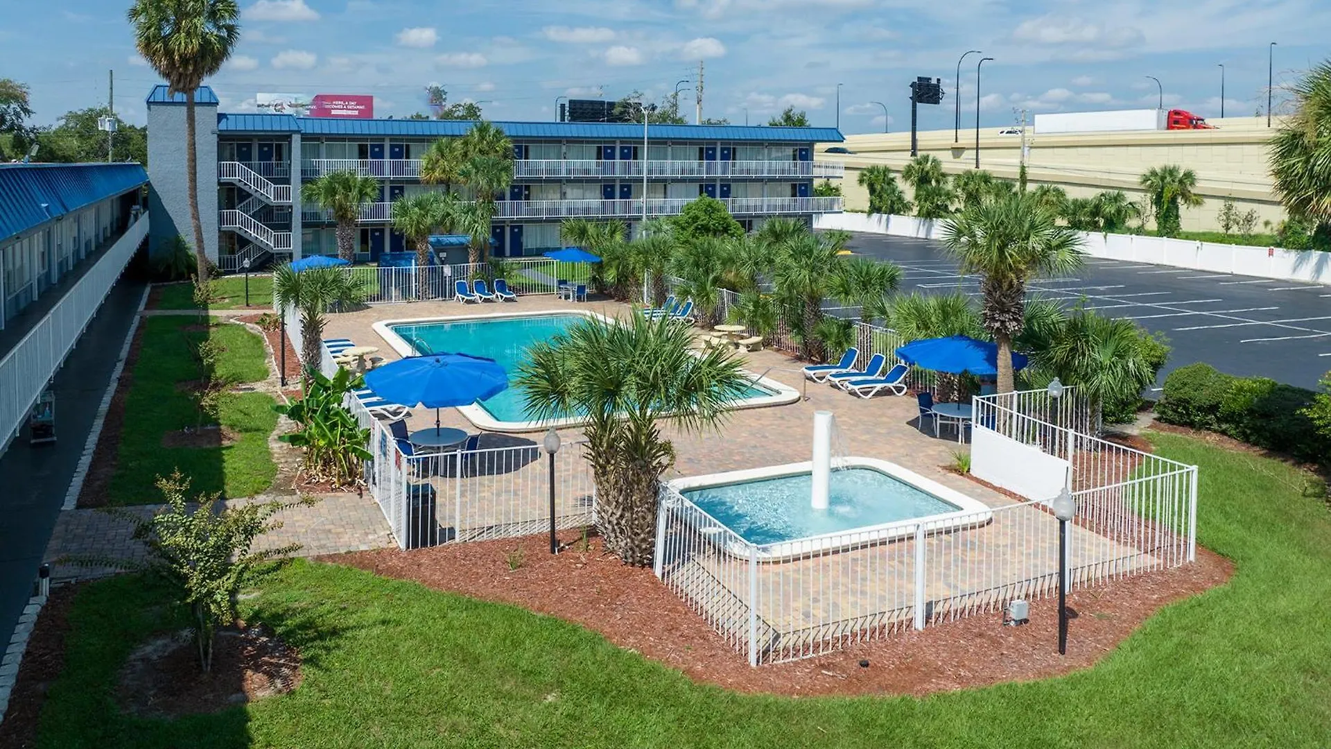 Days By Wyndham Downtown Hotel 2*