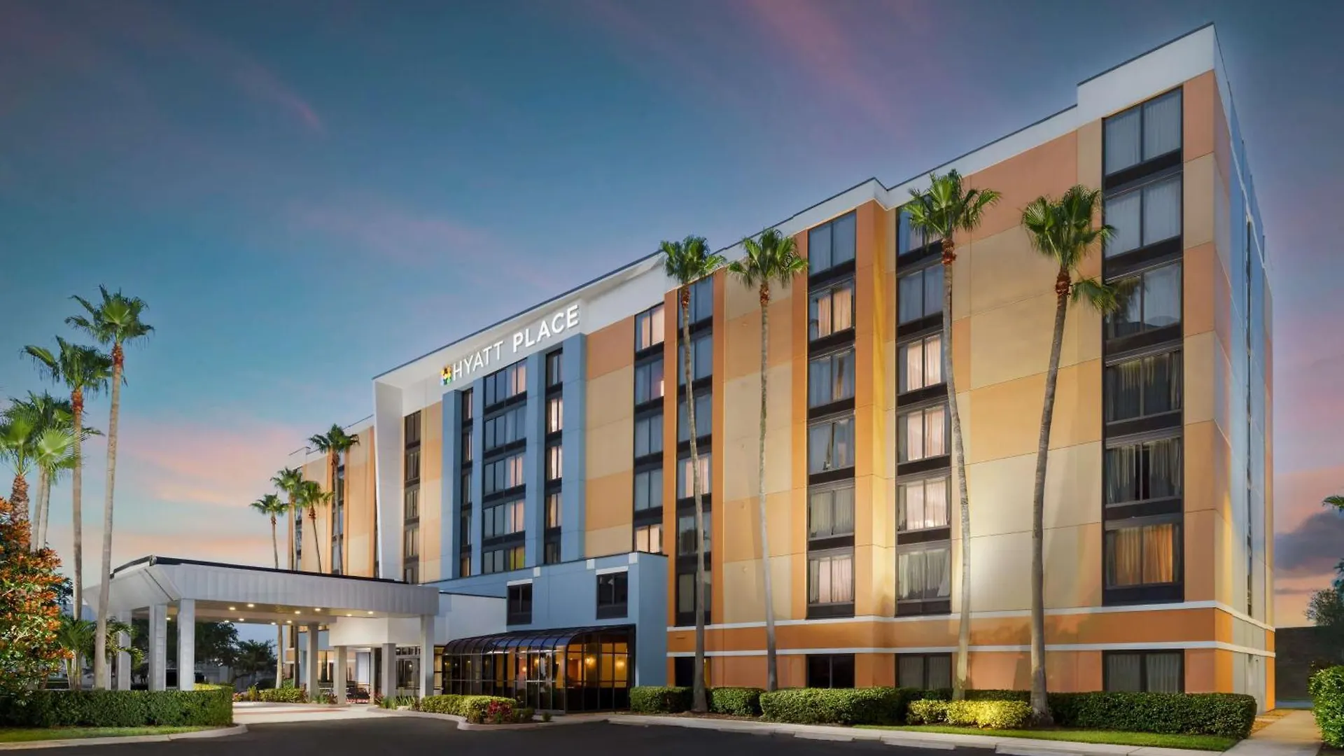 Hyatt Place Across From Universal Hotell