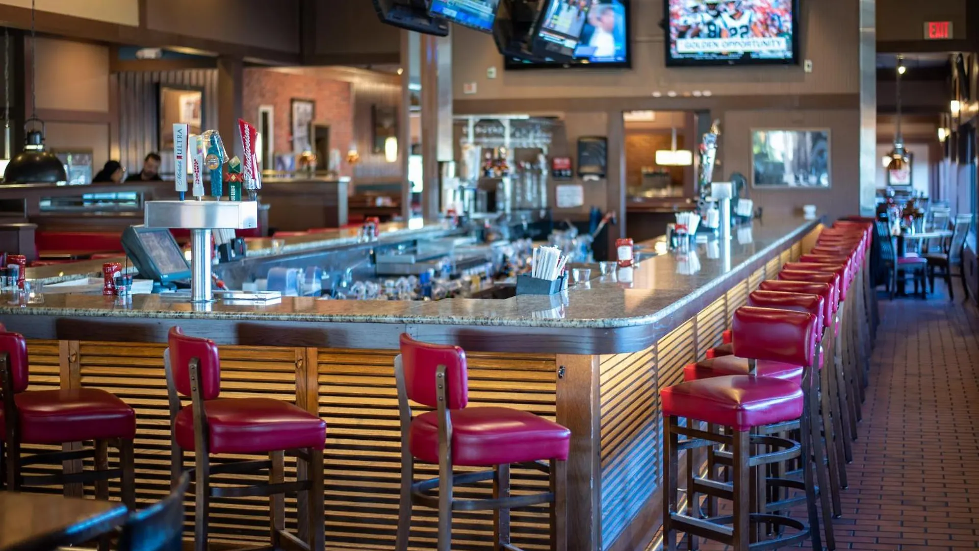 & Across From Universal By Ihg Rezort