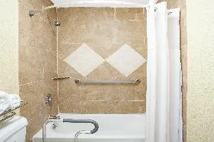 Hotel Days By Wyndham Downtown 2*
