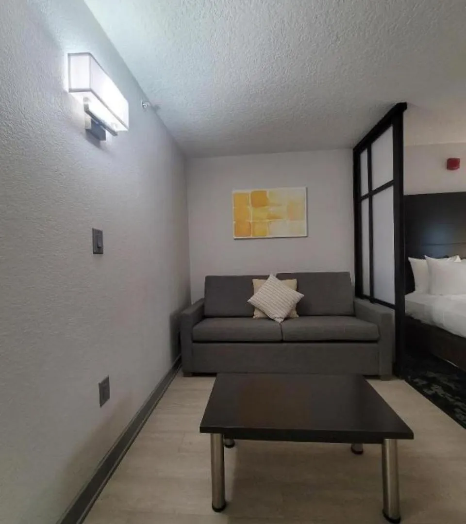Comfort & Near Universal Resort-convention Ctr 3*
