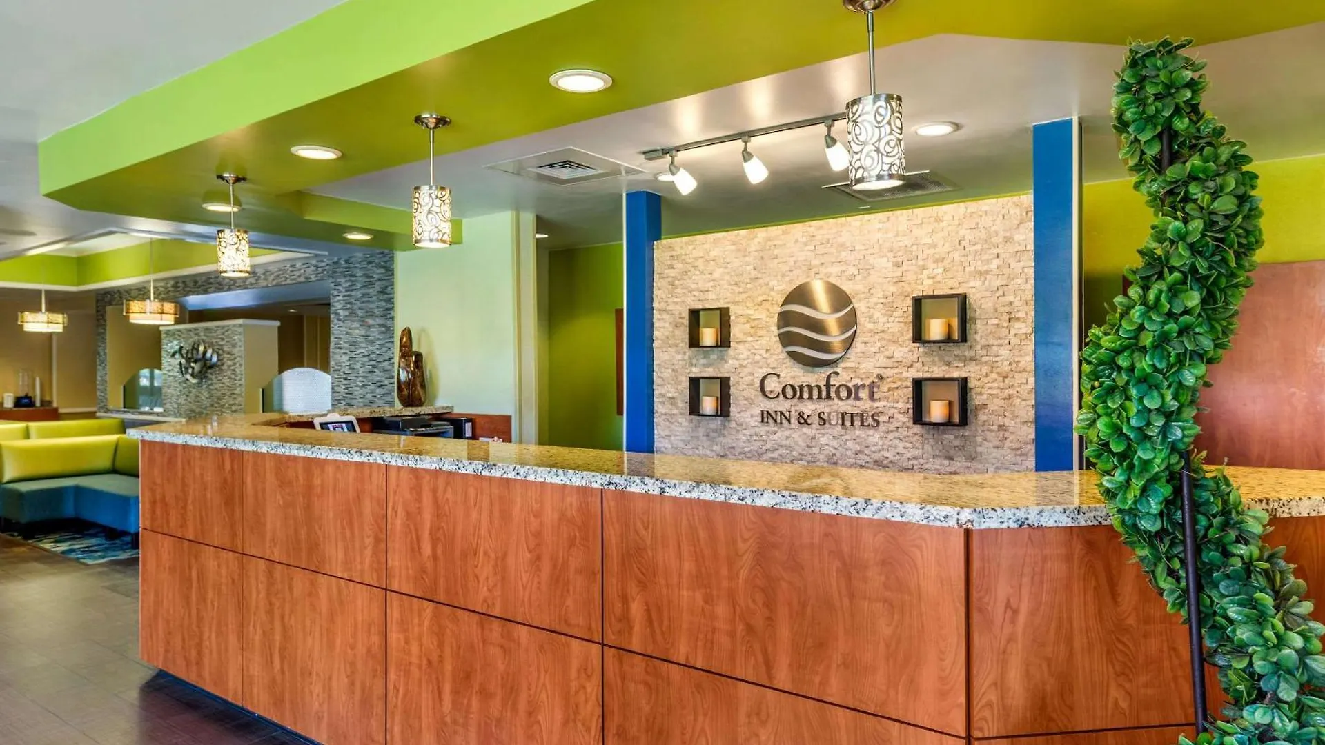 Hotel Comfort & Near Universal Resort-convention Ctr