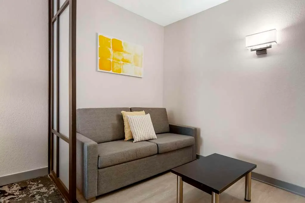 Hotel Comfort & Near Universal Resort-convention Ctr