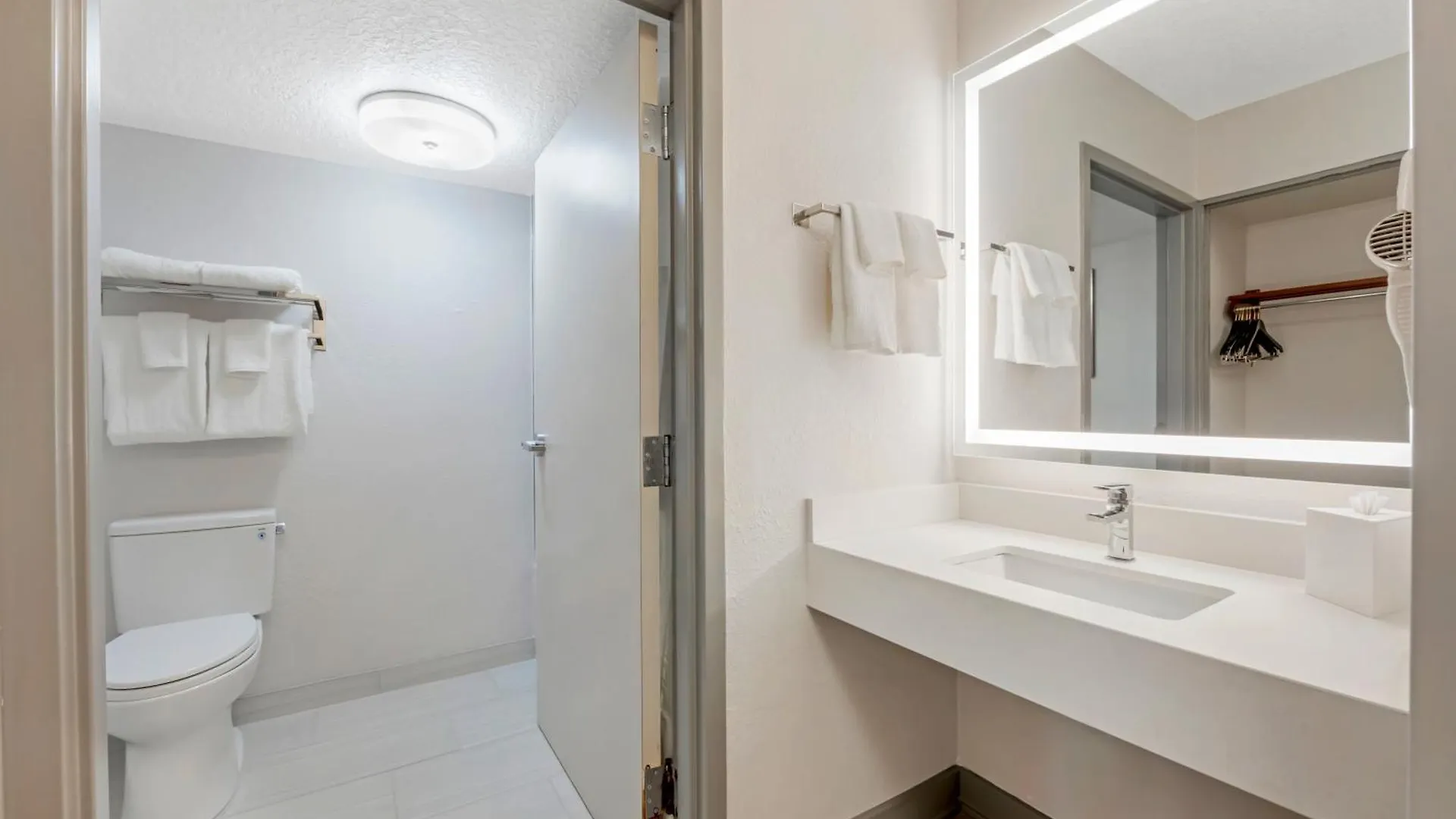 Hotel Comfort & Near Universal Resort-convention Ctr