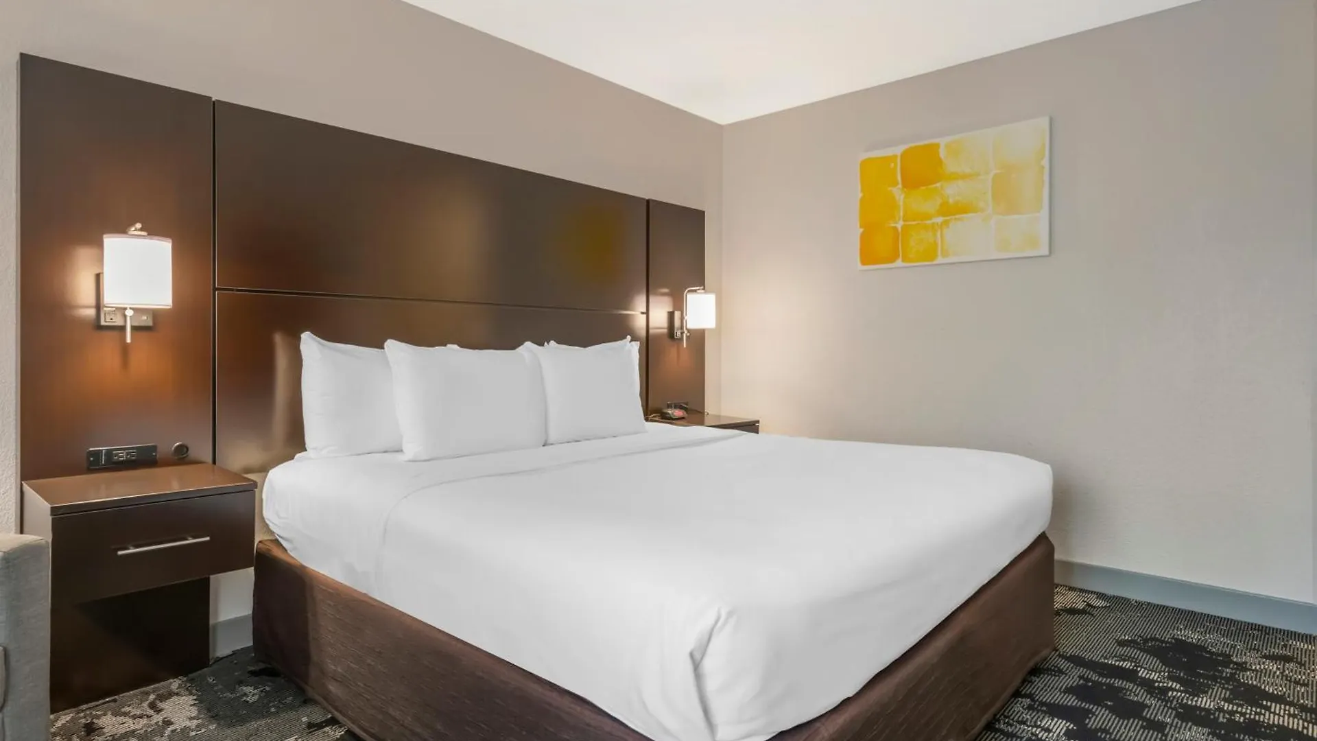 Comfort & Near Universal Resort-convention Ctr