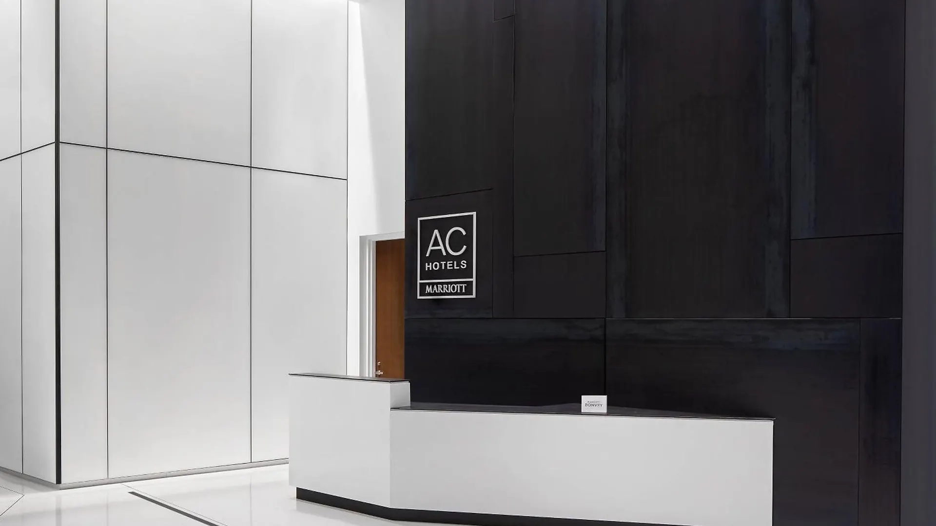 Ac By Marriott Downtown Szálloda
