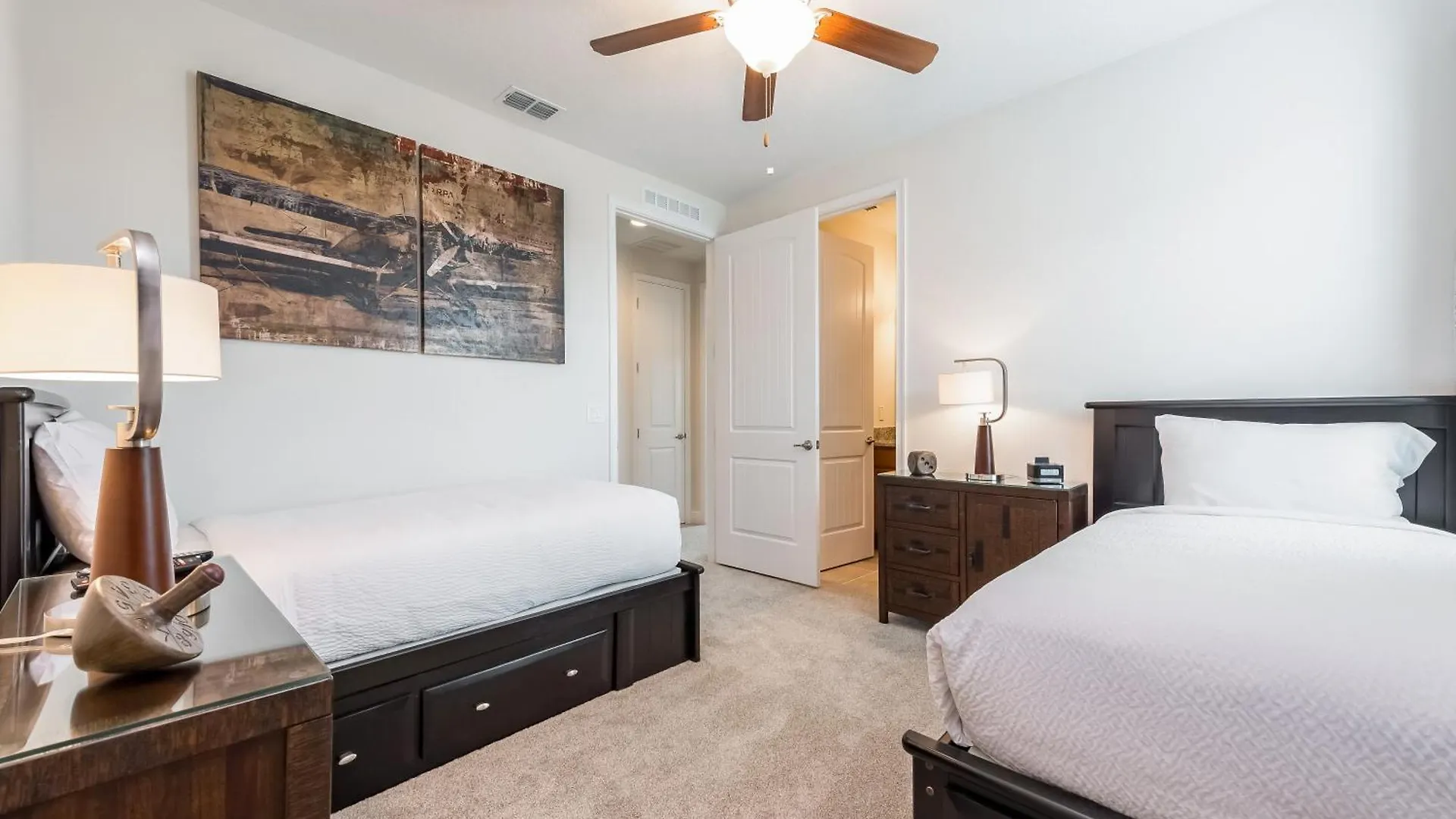 Cozy By Rentyl Near With Private Pool & Amenities - 470b *