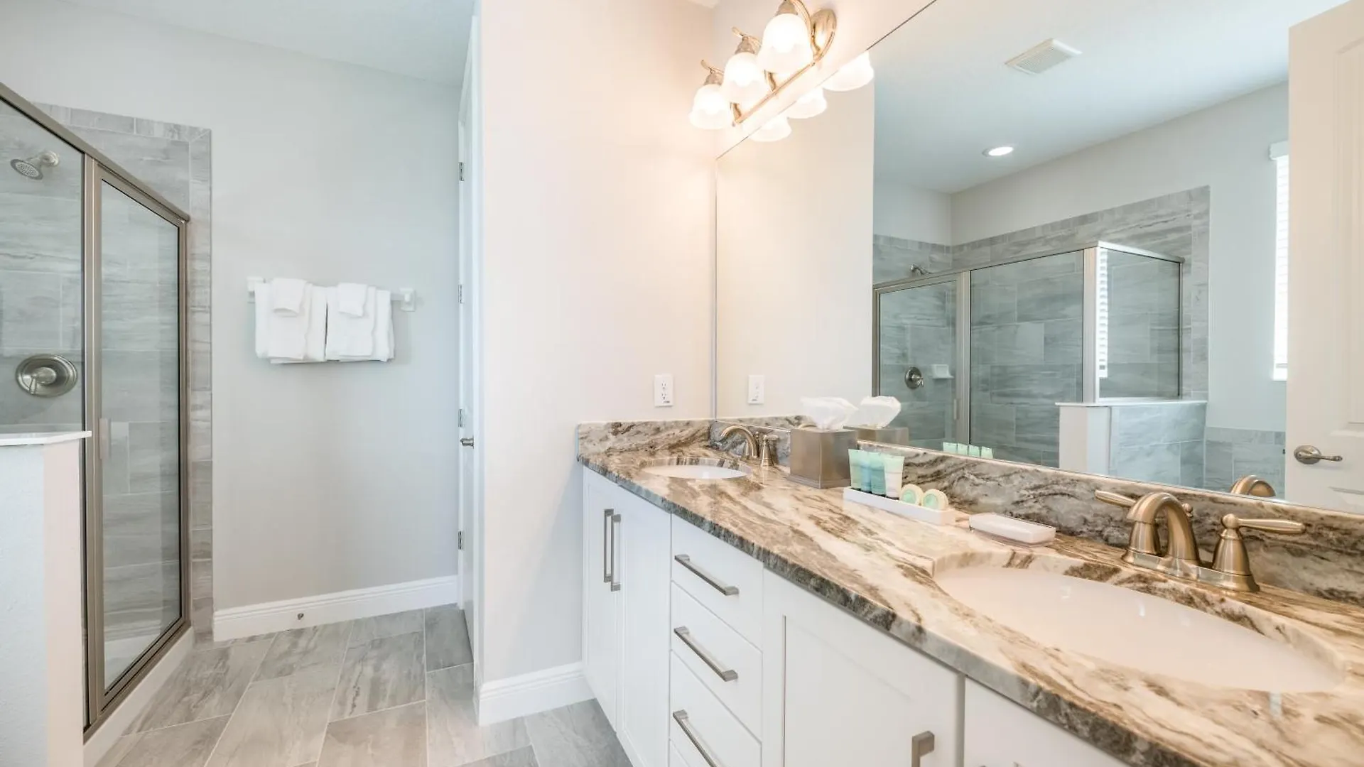 Fantastic Elite By Rentyl Near With Private Pool, Game Room, Movie & Amenities - 290f *