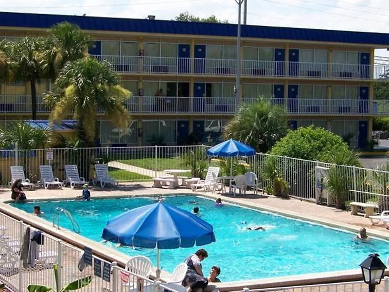 Days By Wyndham Downtown 2*