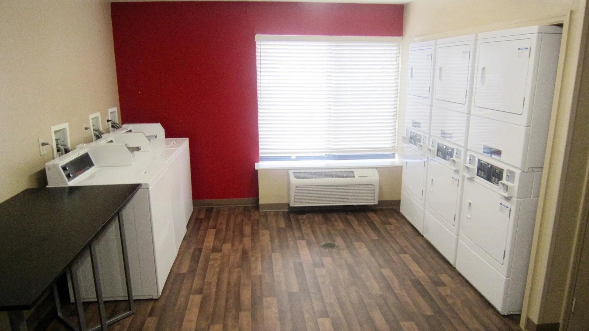 Extended America - - Theme Parks - Vineland Rd Hotel 2*