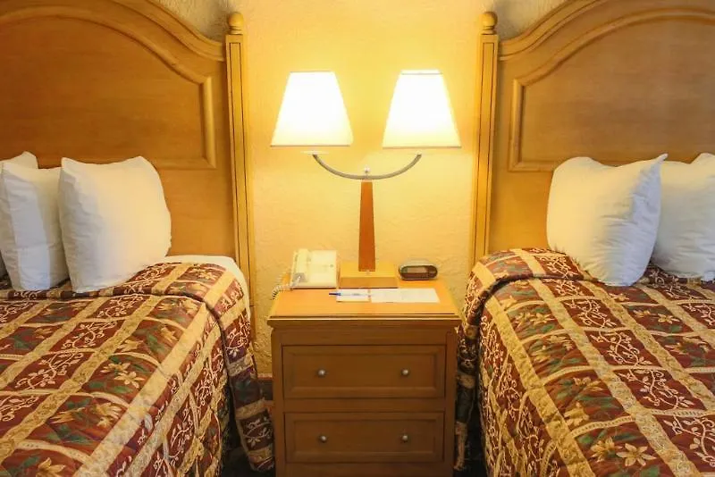 Days By Wyndham Downtown 2*