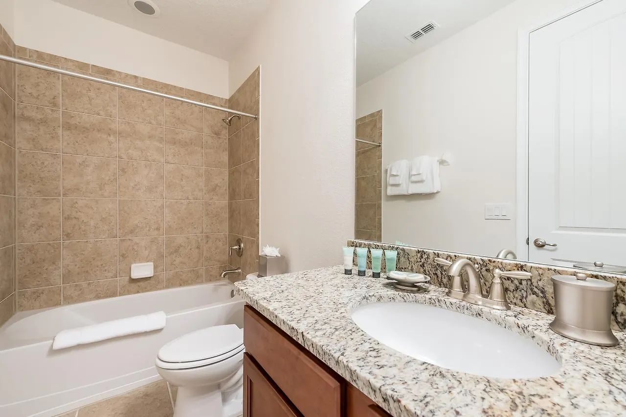 Cozy By Rentyl Near With Private Pool & Amenities - 470b *