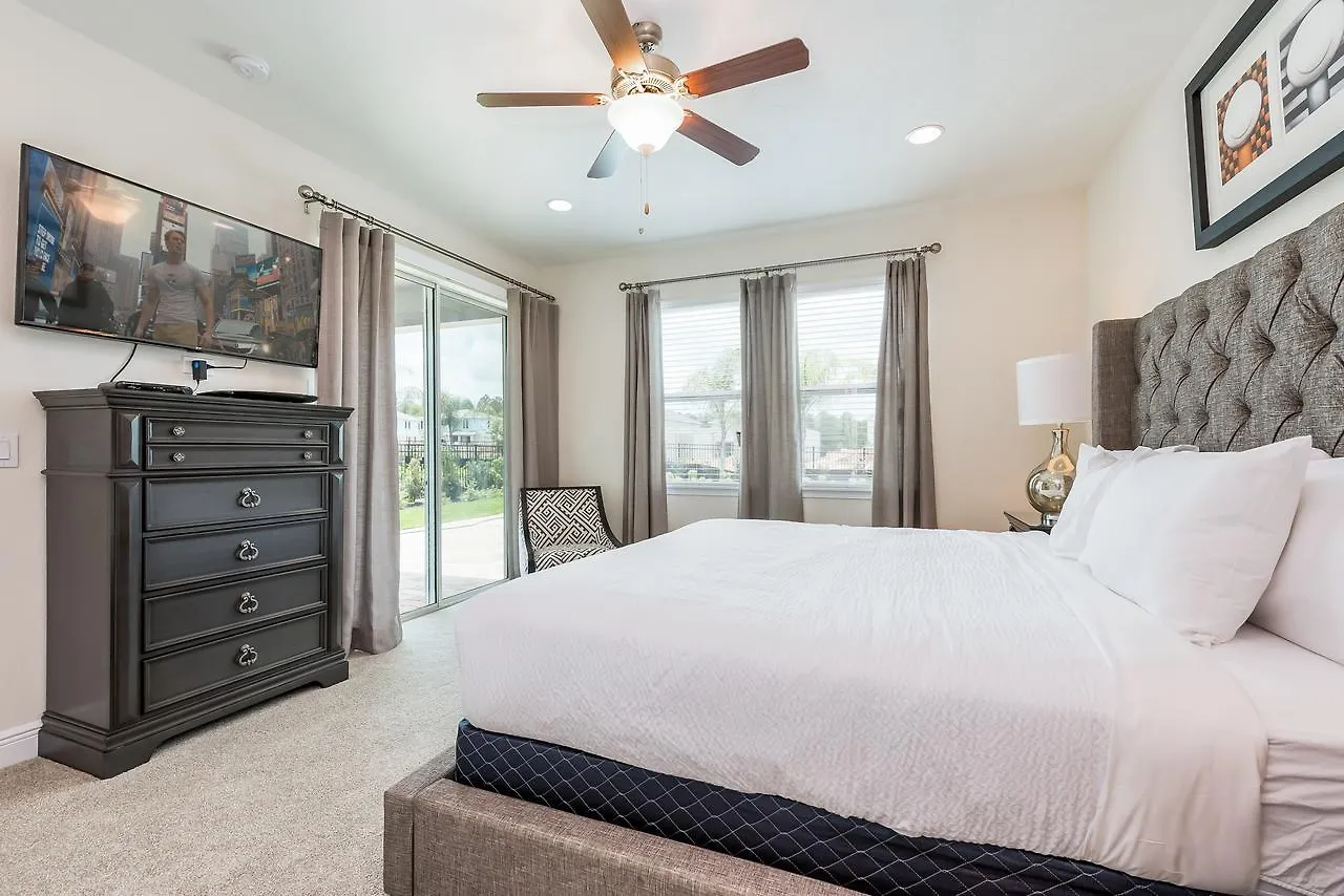 Cozy By Rentyl Near With Private Pool & Amenities - 470b *