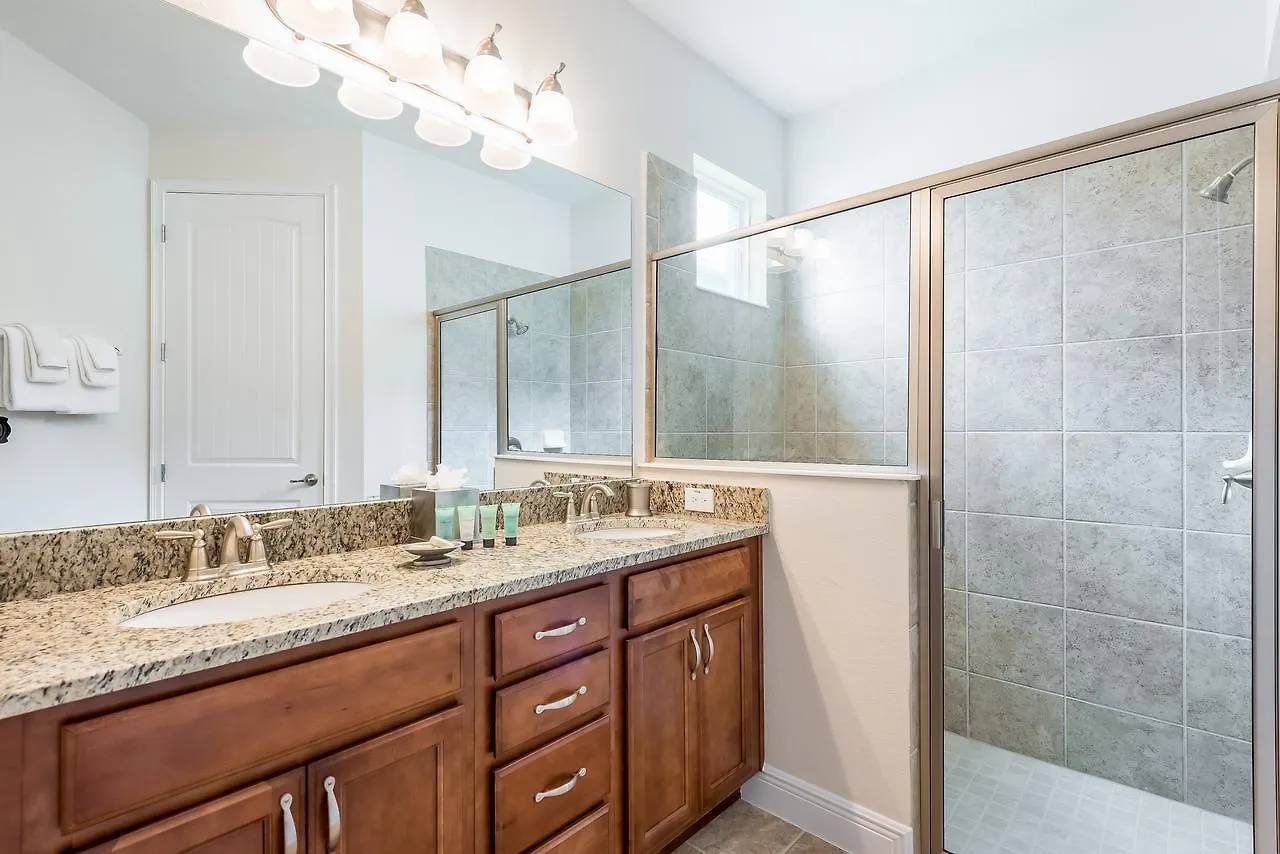 Cozy By Rentyl Near With Private Pool & Amenities - 470b *