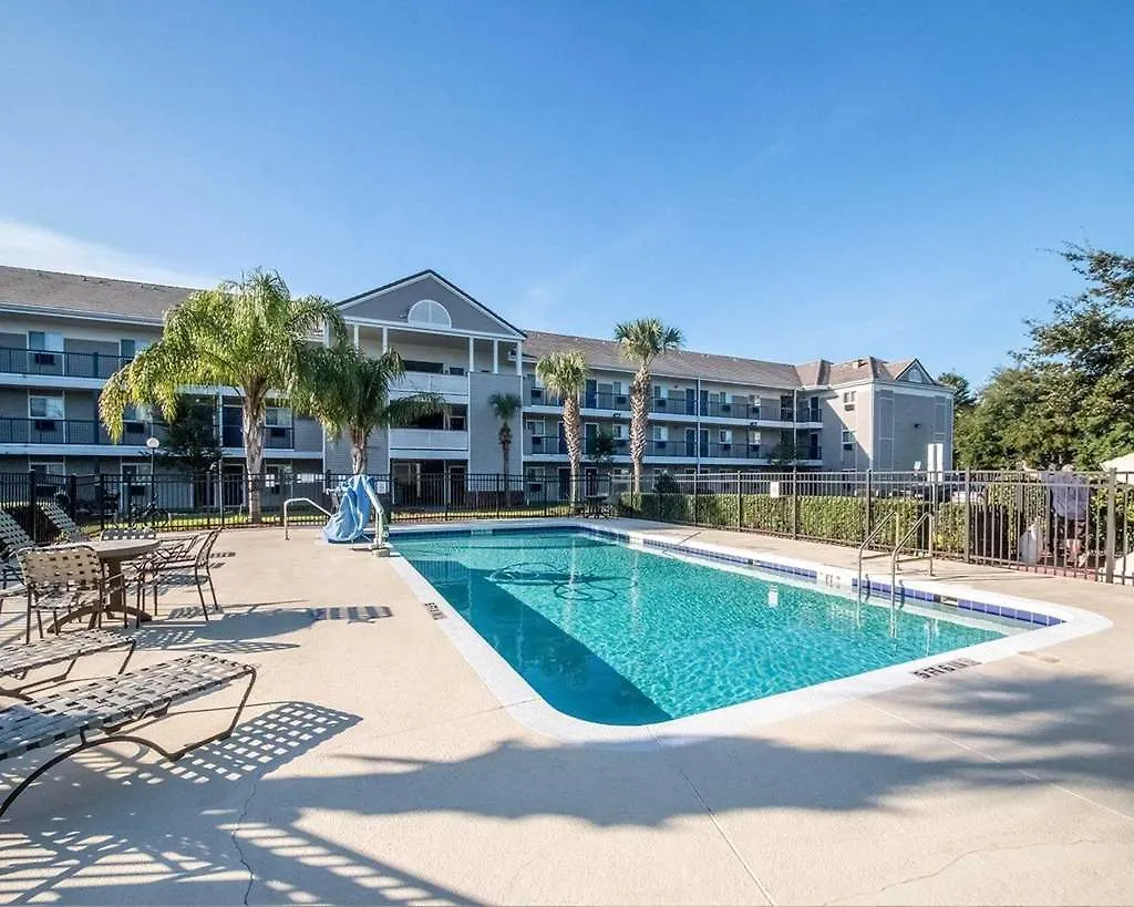 Hometowne By Red Roof Orlando South