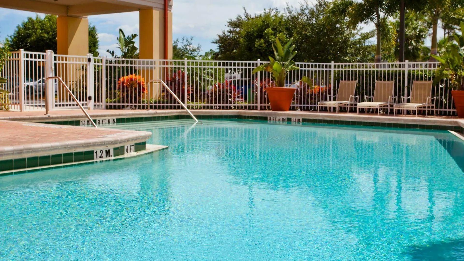Express & - Nearest Universal By Ihg Orlando