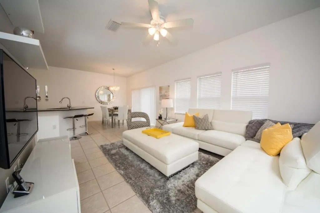 Hébergement de vacances Private Pool And Bunk Beds Plenty Of Room! Townhouse *