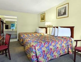 Days By Wyndham Downtown Hotel 2*